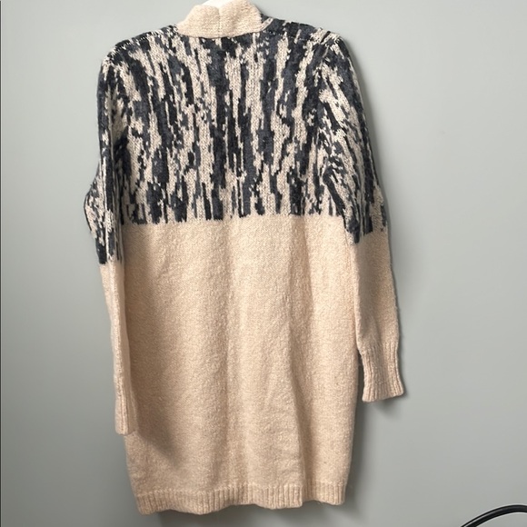 Cream and Black Abstract Cardigan Sweater - Picture 3 of 6